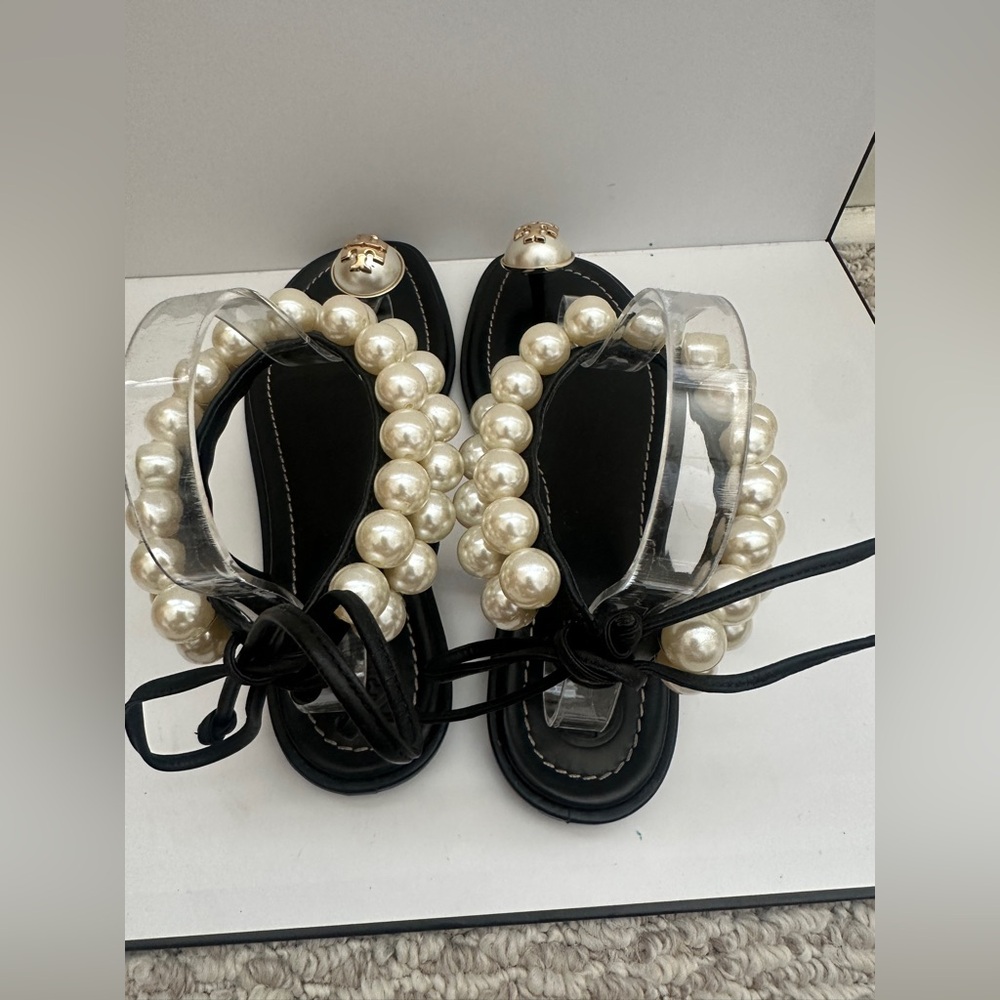 Tory Burch Melody black leather sandals gold-tone hardware pearl accents Sz 38 - Picture 5 of 11